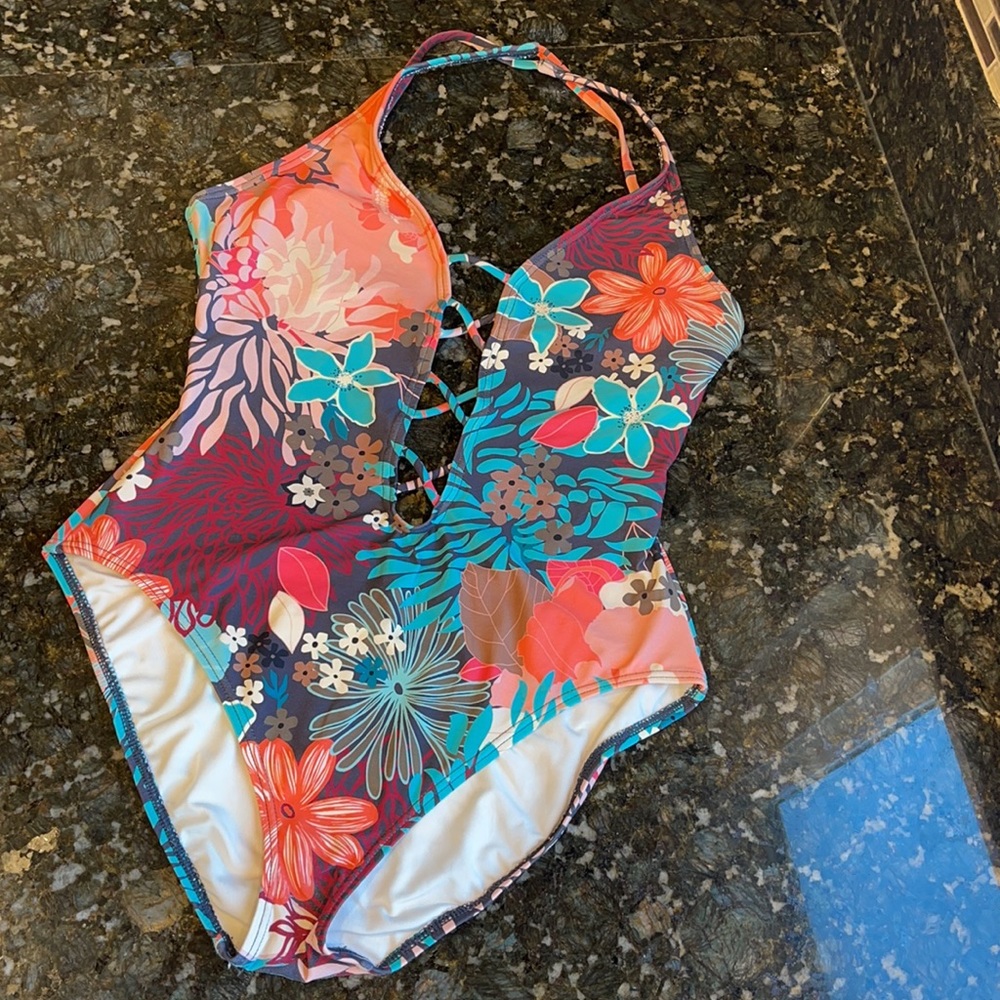 Vice Camuto One Piece Swimsuit Size 10 Plunge